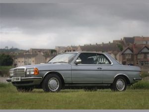 photo Mercedes 230CE [C123]