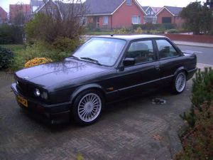 photo BMW Srie 3 - 325i [E30]